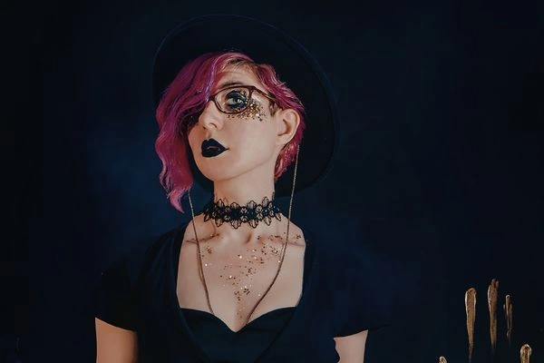 Bold Choker Trends That Make a Statement