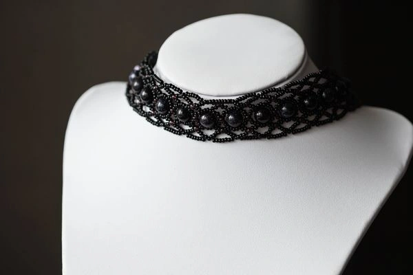 Bold Choker Trends That Make a Statement